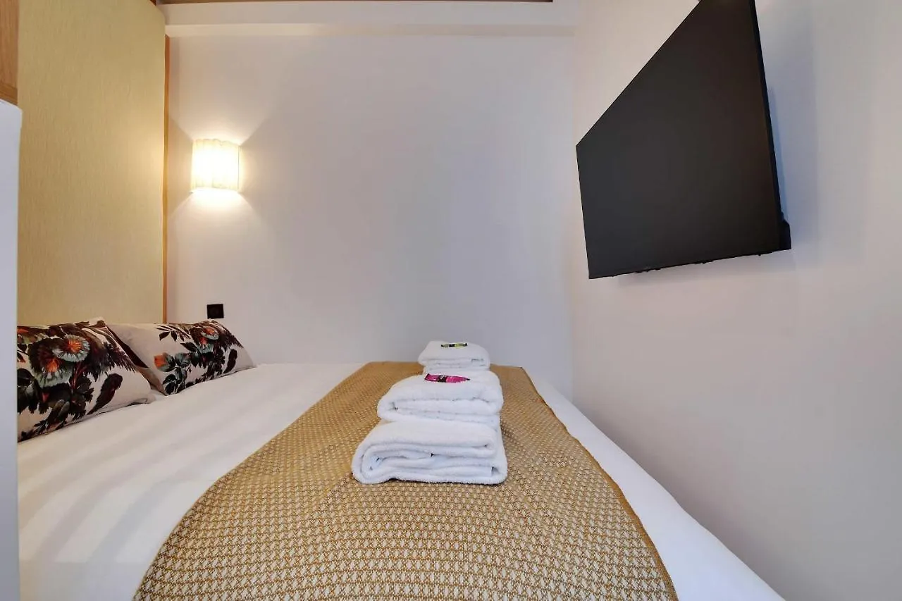 Апартаменты Dream Near Sacre Coeur Париж