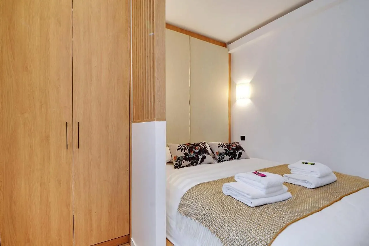 Апартаменты Dream Near Sacre Coeur Париж